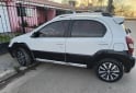 Autos - Toyota Etios Cross 2015 Nafta 139500Km - En Venta