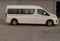 Utilitarios - Toyota Hiace Conmuter 2024 Diesel 75000Km - En Venta