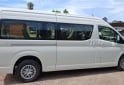 Utilitarios - Toyota Hiace Conmuter 2024 Diesel 75000Km - En Venta