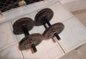 Deportes - Excelente Par de Mancuernas con Topes Cromados y 20 Kg de Discos de Fundición - En Venta