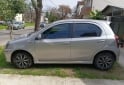 Autos - Toyota Xls 2020 Nafta 90000Km - En Venta