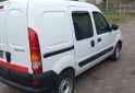Utilitarios - Renault Kangoo  5 asientos 2014 Nafta 170000Km - En Venta