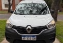 Utilitarios - Renault Kangoo 5 asientos 2024 Nafta 29400Km - En Venta