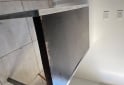 Hogar - Vendo mesa rectangular con estructura y patas de hierro - En Venta