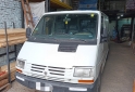 Utilitarios - Renault Trafic 2000 Diesel 111111Km - En Venta