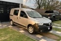 Utilitarios - Renault Kangoo 5 asientos. 2022 Nafta 70000Km - En Venta