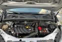 Utilitarios - Renault Kangoo 5 asientos. 2022 Nafta 70000Km - En Venta