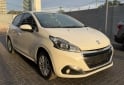 Autos - Peugeot 208 allure 2018 Nafta 106000Km - En Venta