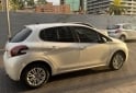 Autos - Peugeot 208 allure 2018 Nafta 106000Km - En Venta