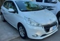 Autos - Peugeot 208 allure touchscreen 2016 Nafta 125000Km - En Venta