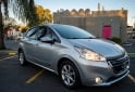 Autos - Peugeot 208 allure plus Touchscre 2013 Nafta 126350Km - En Venta