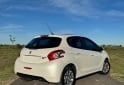 Autos - Peugeot 208 2015 Nafta 136000Km - En Venta