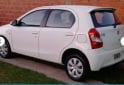 Autos - Toyota Etios 2015 Nafta 86000Km - En Venta