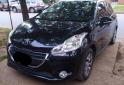 Autos - Peugeot 208 2015 Nafta 130000Km - En Venta