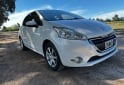Autos - Peugeot 208 2014 Nafta 166000Km - En Venta