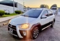 Autos - Toyota ETIOS CROSS 2014 Nafta 122000Km - En Venta