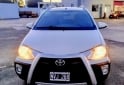 Autos - Toyota ETIOS CROSS 2014 Nafta 122000Km - En Venta