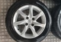 Accesorios para Autos - Llantas 15 Peugeot 208 con Cubiertas SemiNuevas. $450.000 las 4. NO BAJO PRECIO - En Venta
