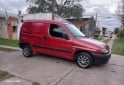 Utilitarios - Peugeot Partner furgon 2000 Diesel 300000Km - En Venta