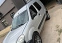 Utilitarios - Renault Kangoo 2016 GNC 145000Km - En Venta