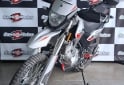 Motos - Motomel SKUA SILVER 150 CC 2025 Nafta 7000Km - En Venta