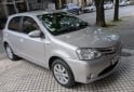 Autos - Toyota Etios xls 2017 Nafta 157300Km - En Venta