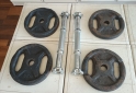 Deportes - Excelente Par de Mancuernas con Rosca Marca MIR XL con 20 Kg de Discos con Agarre - En Venta